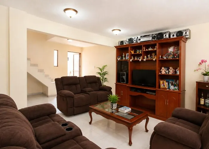 Habitación en casa particular Cozy Bedroom At 5 Min Airport T1 & T2 México DF